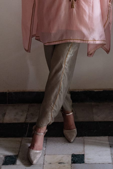 Shorshe Clothing Blush Silk Zari V-neck Golshan Tunic And Dhoti Pant Set Online at Aza Fashions Shorshe Clothing_Blush Silk Zari V-neck Golshan Tunic And Dhoti Pant Set _Online_at_Aza_Fashions