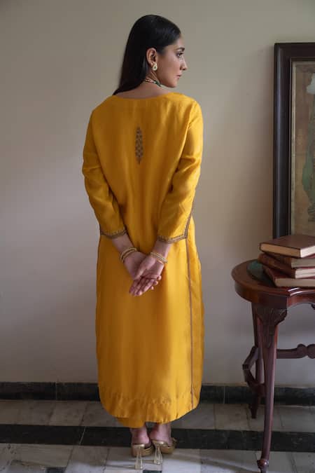 Shorshe Clothing Shalimaar Embroidered Kurta With Pant 