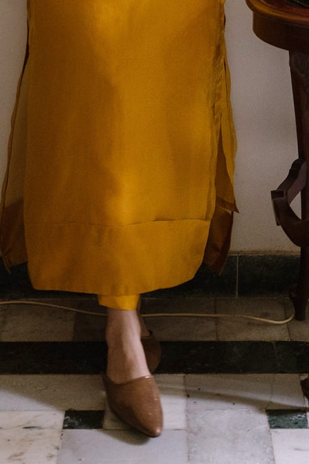 Shorshe Clothing Yellow Organza Zari, Embroidery Split V-neck Waahida Kaftan Online at Aza Fashions Shorshe Clothing_Yellow Organza Zari, Embroidery Split V-neck Waahida Kaftan _Online_at_Aza_Fashions