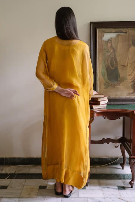 Shorshe Clothing Waahida Embroidered Kaftan 