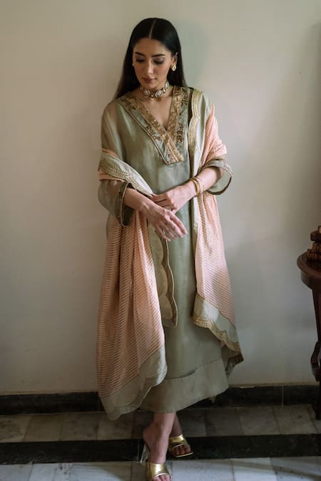 Buy_Shorshe Clothing_Green Organza Zari, Gota Patti V-neck Waahida Embroidered Kaftan _Online_at_Aza_Fashions