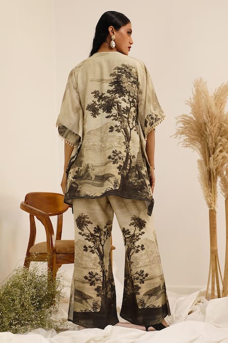 Surkh Syahi Vanya Kaftan Set 