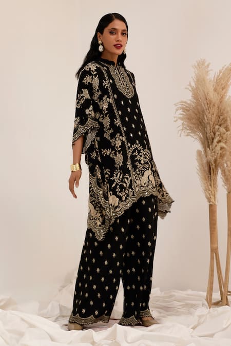 Buy_Surkh Syahi_Black Crepe Embroidery Mandarin Collar Gulshan Kaftan Set _Online_at_Aza_Fashions