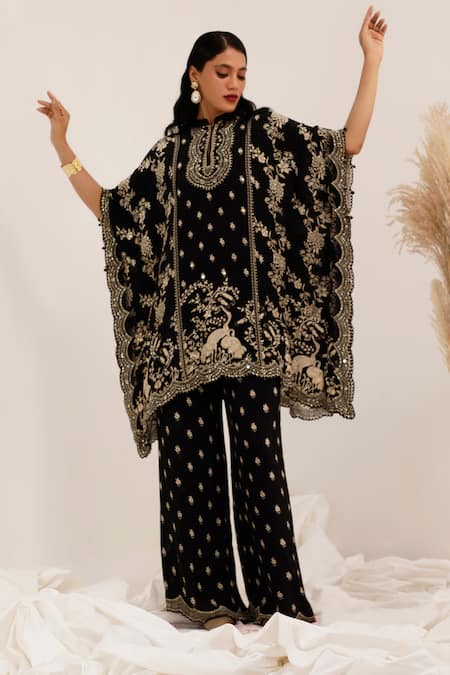 Shop_Surkh Syahi_Black Crepe Embroidery Mandarin Collar Gulshan Kaftan Set _Online_at_Aza_Fashions