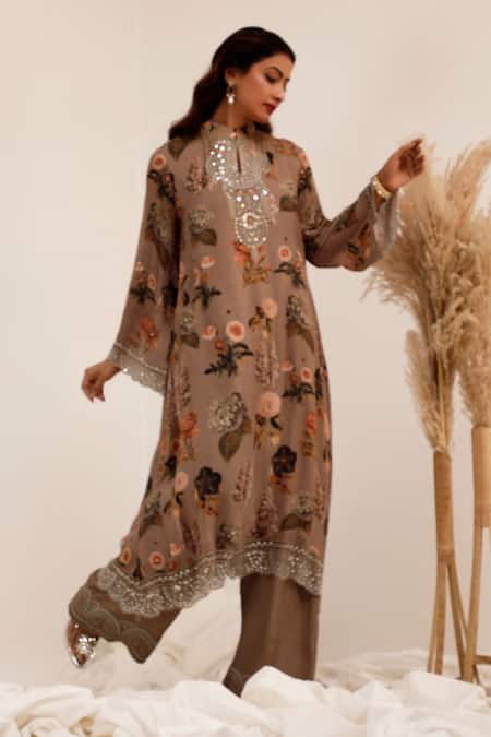 Surkh Syahi_Gray Chinon Mirrors Round Neck Aaina A-line Kurta Set _Online_at_Aza_Fashions