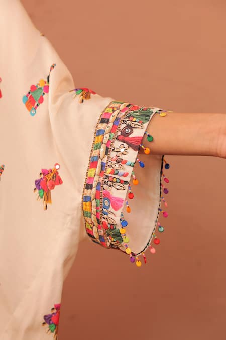 Surkh Syahi_Off White Cotton, Muslin Pom-poms, Embroidery Albeli Jacket And Dhoti Pant Set _Online_at_Aza_Fashions