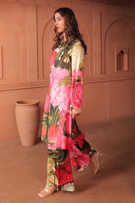 Surkh Syahi_Pink Cotton Round Neck Bageecha A-line Kurta Set _Online_at_Aza_Fashions