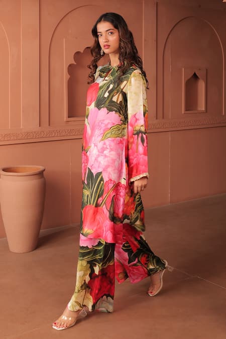 Surkh Syahi_Pink Cotton Round Neck Bageecha A-line Kurta Set _at_Aza_Fashions