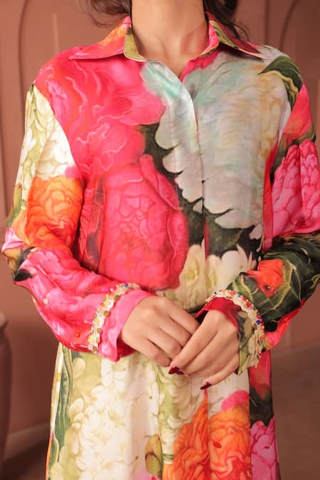 Surkh Syahi_Pink Cotton, Silk Collared Bageecha Albeli Tunic Set _Online_at_Aza_Fashions