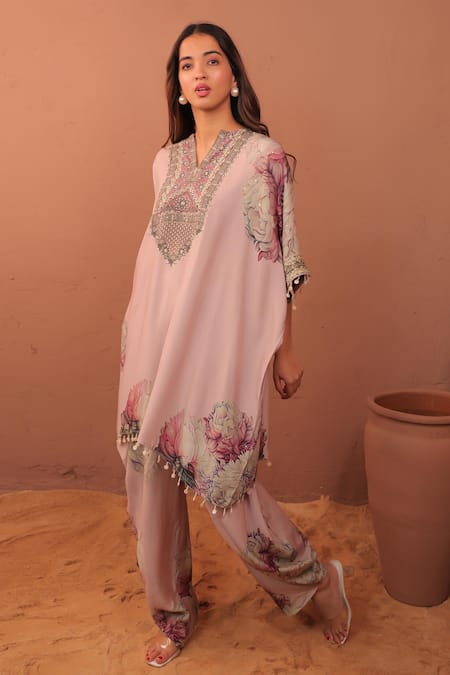 Buy_Surkh Syahi_Mauve Cotton Embroidery V-neck Carnation Crush Kaftan Set _Online_at_Aza_Fashions