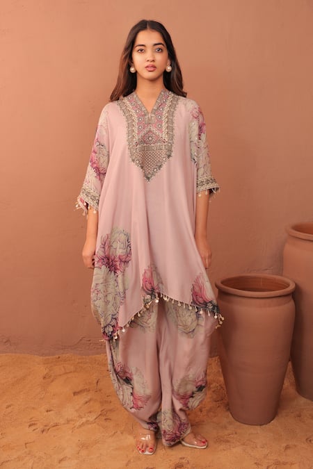 Shop_Surkh Syahi_Mauve Cotton Embroidery V-neck Carnation Crush Kaftan Set 