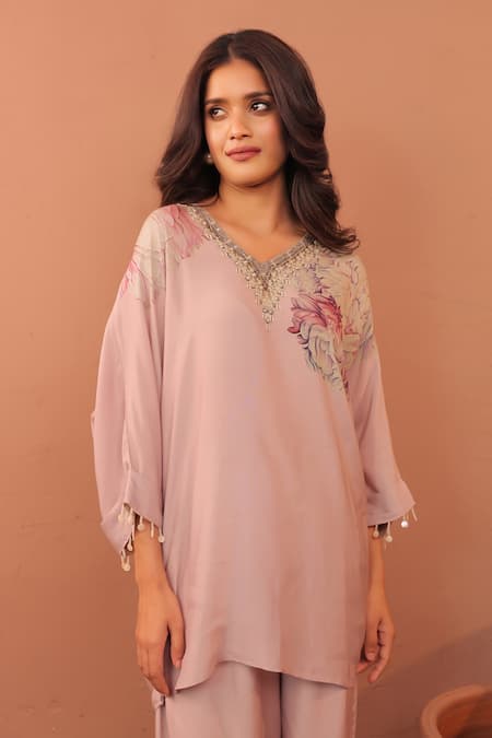 Buy Surkh Syahi Mauve Cotton, Muslin Embroidery V-neck Carnation Crush Kimono Tunic Set Online at Aza Fashions Buy_Surkh Syahi_Mauve Cotton, Muslin Embroidery V-neck Carnation Crush Kimono Tunic Set _Online_at_Aza_Fashions