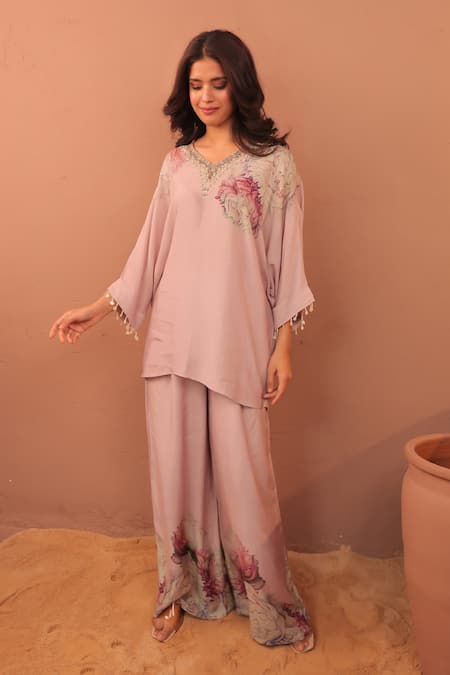 Shop Surkh Syahi Mauve Cotton, Muslin Embroidery V-neck Carnation Crush Kimono Tunic Set Online at Aza Fashions Shop_Surkh Syahi_Mauve Cotton, Muslin Embroidery V-neck Carnation Crush Kimono Tunic Set _Online_at_Aza_Fashions