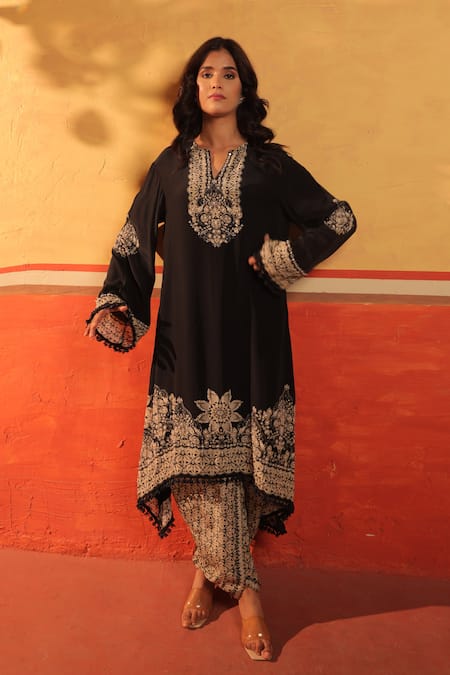 Surkh Syahi Black Crepe Embroidery Notched Neck Pandora Asymmetric Kurta Set 