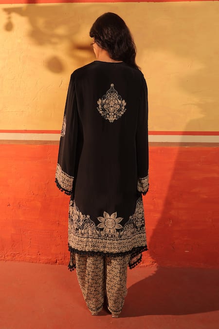Surkh Syahi Pandora Asymmetric Kurta Set 