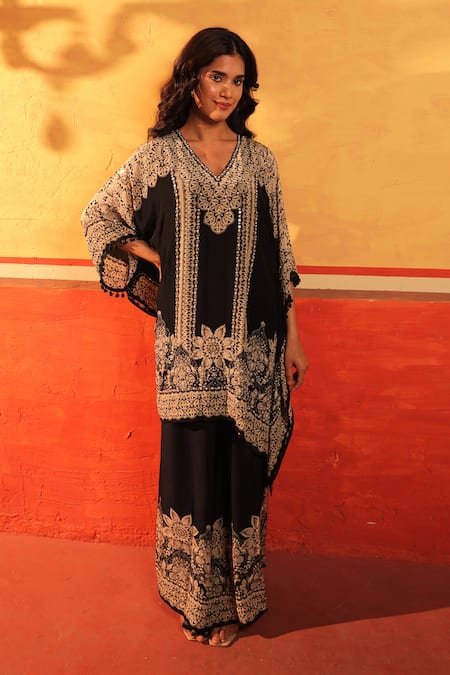 Shop_Surkh Syahi_Black Crepe Embroidery V-neck Pandora Kaftan Set _Online_at_Aza_Fashions