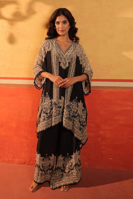 Surkh Syahi Black Crepe Embroidery V-neck Pandora Kaftan Set 