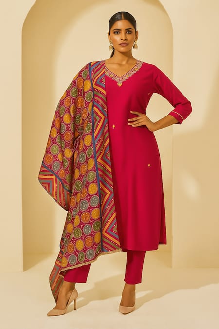 Buy_Thee Modern Roots_Fuchsia Viscose, Silk Embroidery V-neck Printed Kurta Set 