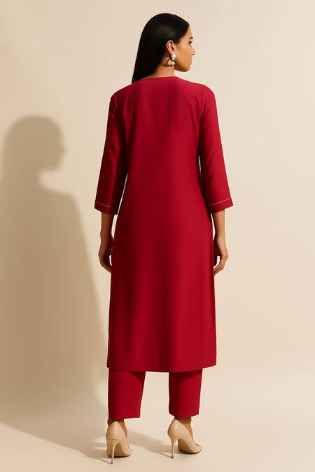 Thee Modern Roots_Red Viscose, Silk Embroidery, Sequins V-neck Printed Dupatta And Kurta Set _Online_at_Aza_Fashions