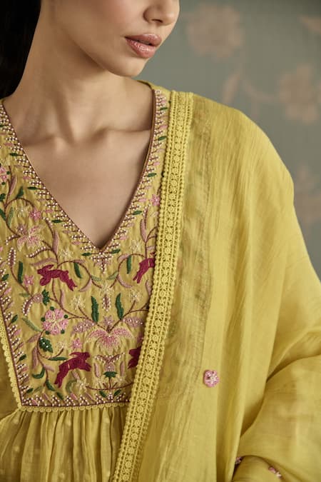 Kritika Dawar Yellow Chanderi, Cotton Embroidery V-neck Zella Hand Kurta Set at Aza Fashions Kritika Dawar_Yellow Chanderi, Cotton Embroidery V-neck Zella Hand Kurta Set _at_Aza_Fashions