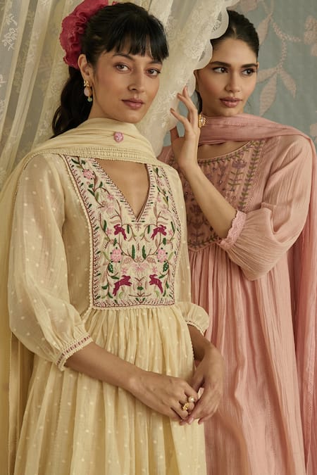 Shop Kritika Dawar Ivory Chanderi, Cotton Embroidery V-neck Zella Hand Kurta Set Shop_Kritika Dawar_Ivory Chanderi, Cotton Embroidery V-neck Zella Hand Kurta Set