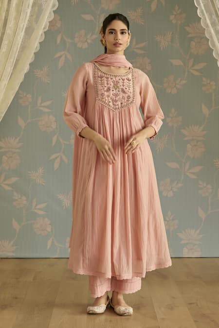 Kritika Dawar Pink Chanderi, Cotton Beads, Lace Round Fiza Handwoven Embroidered Kurta Set