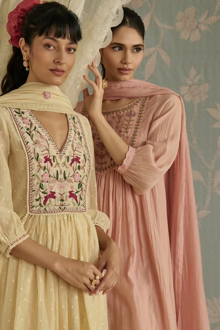 Buy Kritika Dawar Pink Chanderi, Cotton Beads, Lace Round Fiza Handwoven Embroidered Kurta Set Buy_Kritika Dawar_Pink Chanderi, Cotton Beads, Lace Round Fiza Handwoven Embroidered Kurta Set