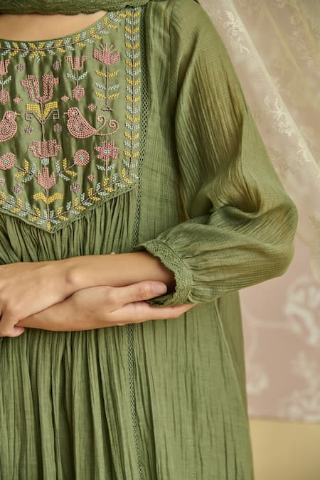 Shop_Kritika Dawar_Green Chanderi, Cotton Beads, Lace Round Naaz Handwoven Embroidered Kurta Set 