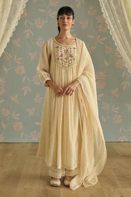 Kritika Dawar Ivory Chanderi, Cotton Beads, Lace Round Naaz Handwoven Embroidered Kurta Set 