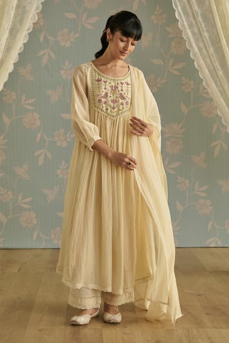 Buy_Kritika Dawar_Ivory Chanderi, Cotton Beads, Lace Round Naaz Handwoven Embroidered Kurta Set _Online_at_Aza_Fashions