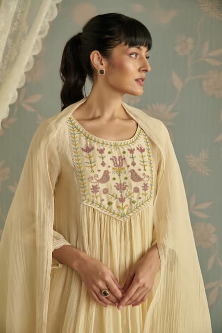 Kritika Dawar_Ivory Chanderi, Cotton Beads, Lace Round Naaz Handwoven Embroidered Kurta Set _at_Aza_Fashions