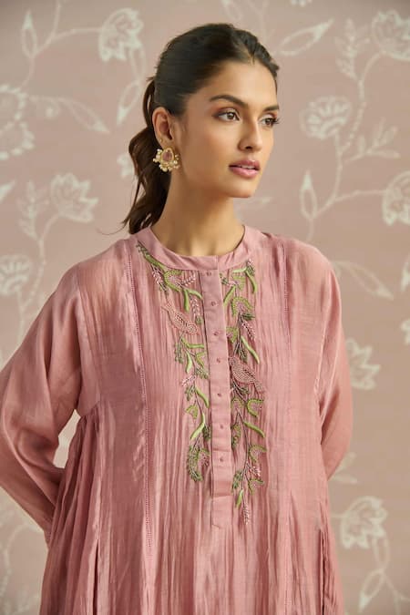 Buy_Kritika Dawar_Blush Chanderi, Cotton Beads, Embroidery Round Neck Zehra Bird Kurta Set _Online_at_Aza_Fashions