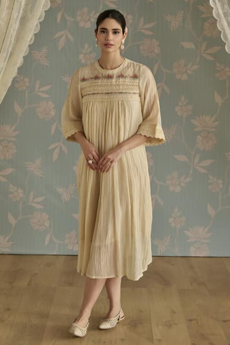 Buy Kritika Dawar Ivory Chanderi Lace, Embroidery Round Neck Rosa Stripe Floral Pattern Kurta Online at Aza Fashions Buy_Kritika Dawar_Ivory Chanderi Lace, Embroidery Round Neck Rosa Stripe Floral Pattern Kurta _Online_at_Aza_Fashions