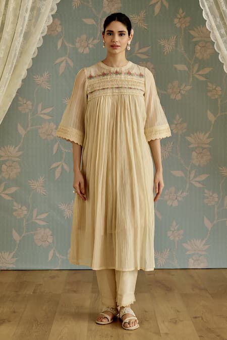 Kritika Dawar Ivory Chanderi Lace, Embroidery Round Neck Rosa Stripe Floral Pattern Kurta at Aza Fashions Kritika Dawar_Ivory Chanderi Lace, Embroidery Round Neck Rosa Stripe Floral Pattern Kurta _at_Aza_Fashions