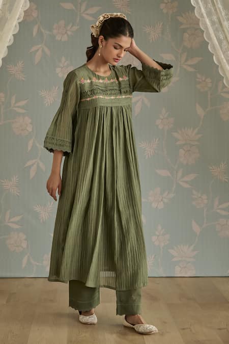 Kritika Dawar Green Chanderi Embroidery, Lace Round Neck Rosa Self Stripe Floral Pattern Kurta Online at Aza Fashions Kritika Dawar_Green Chanderi Embroidery, Lace Round Neck Rosa Self Stripe Floral Pattern Kurta _Online_at_Aza_Fashions