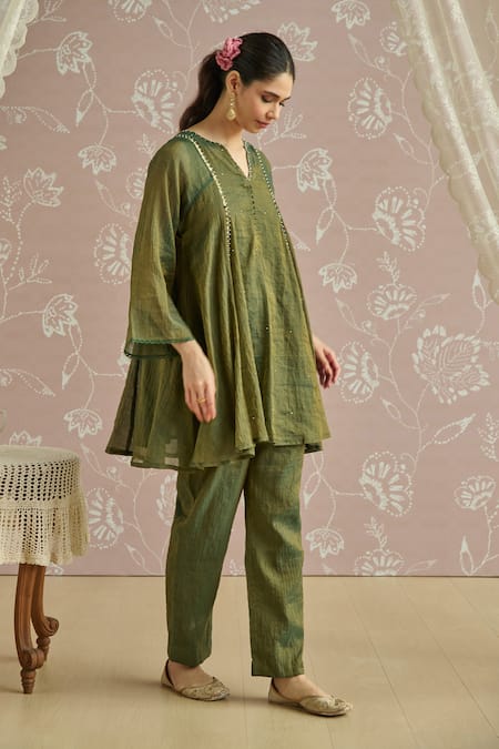 Kritika Dawar Teal Tissue, Chanderi Sequins Split V-neck Zaina Hand Embroidered Kurta Set Online at Aza Fashions Kritika Dawar_Teal Tissue, Chanderi Sequins Split V-neck Zaina Hand Embroidered Kurta Set _Online_at_Aza_Fashions