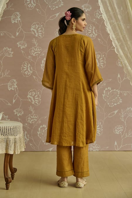 Shop Kritika Dawar Mustard Tissue, Silk Embroidery Round Neck Tara Hand Kurta Set at Aza Fashions Shop_Kritika Dawar_Mustard Tissue, Silk Embroidery Round Neck Tara Hand Kurta Set _at_Aza_Fashions