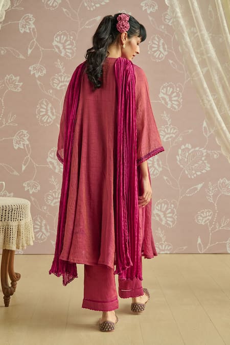 Kritika Dawar Tara Hand Embroidered Tissue Kurta Set 