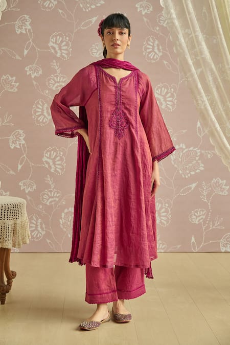 Kritika Dawar Magenta Tissue, Silk Embroidery Round Neck Tara Hand Kurta Set