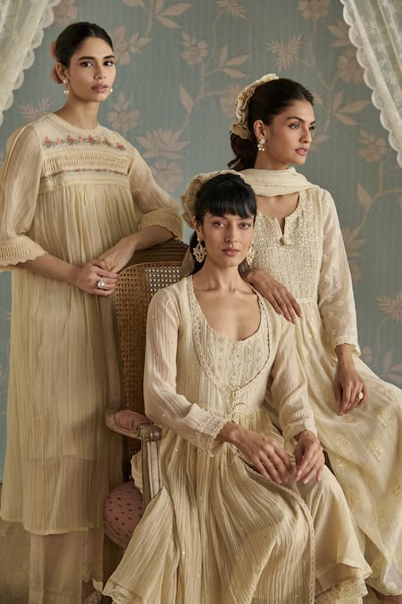 Buy Kritika Dawar Ivory Chanderi, Cotton Embroidery, Lace Keyhole Nera Floral A-line Kurta Set Buy_Kritika Dawar_Ivory Chanderi, Cotton Embroidery, Lace Keyhole Nera Floral A-line Kurta Set