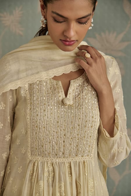 Shop Kritika Dawar Ivory Chanderi, Cotton Embroidery, Lace Keyhole Nera Floral A-line Kurta Set Shop_Kritika Dawar_Ivory Chanderi, Cotton Embroidery, Lace Keyhole Nera Floral A-line Kurta Set