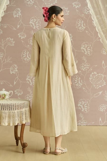 Kritika Dawar Gulneher Parsi Hand Embroiderd Tunic 
