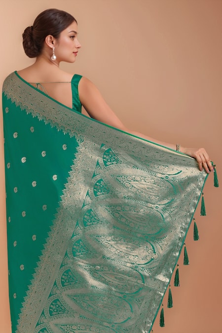 Buy_Samyukta Singhania_Turquoise Zari Round Neck Woven Banarasi Saree With Blouse 