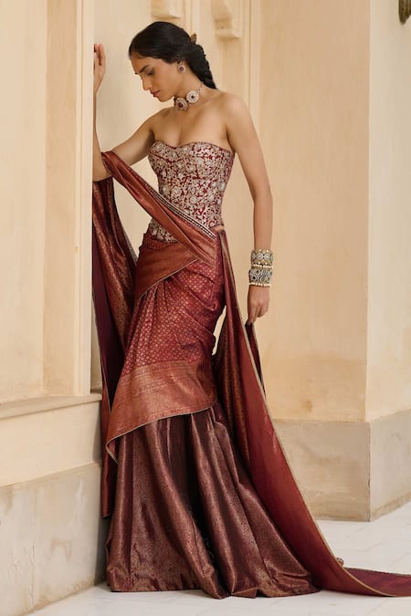 Buy_Tarun Tahiliani_Wine Brocade Embroidery, Sequins Kanjivaram Pre-draped Concept Saree With Corset _Online_at_Aza_Fashions
