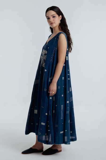 Rias Jaipur_Blue Handloom Cotton Embroidery, Foil Printing Indigo Floral Pattern Dress _Online_at_Aza_Fashions