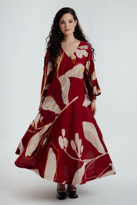 Shop_Rias Jaipur_Red Handloom Cotton Embroidery V-neck Madder Bell Sleeve Printed Dress _Online_at_Aza_Fashions