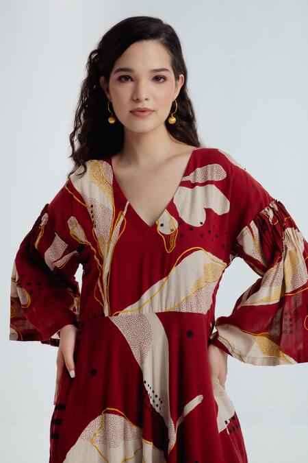 Shop_Rias Jaipur_Red Handloom Cotton Embroidery V-neck Madder Bell Sleeve Printed Dress 