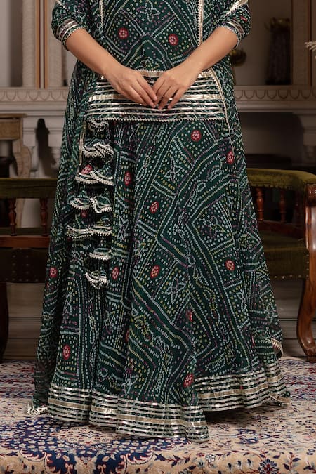 Buy_Pomcha Jaipur_Green Georgette Gota Patti, Tassels Square Neck Bandhej Skirt Set 