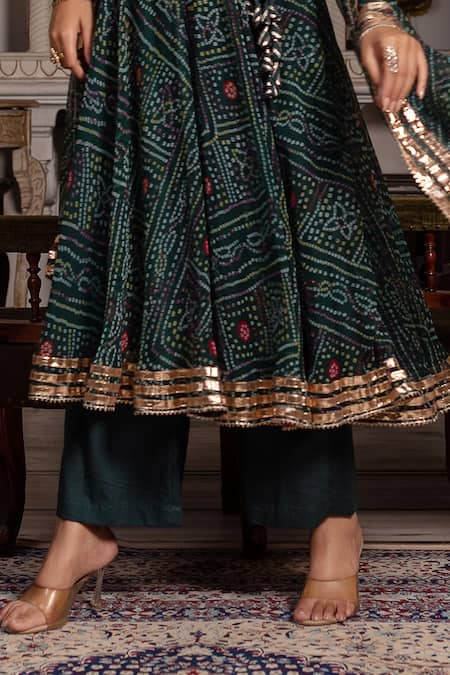 Pomcha Jaipur Green Georgette, Cotton Gota Patti, Sequins V-neck Angrakha Set Online at Aza Fashions Pomcha Jaipur_Green Georgette, Cotton Gota Patti, Sequins V-neck Angrakha Set _Online_at_Aza_Fashions