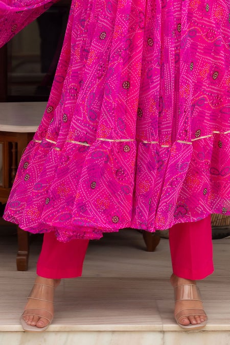 Buy Pomcha Jaipur Pink Georgette, Cotton Round Neck Gulaal Bandhej Anarkali Set Online at Aza Fashions Buy_Pomcha Jaipur_Pink Georgette, Cotton Round Neck Gulaal Bandhej Anarkali Set _Online_at_Aza_Fashions